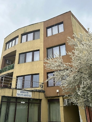 vând  apartament 3 camere ultra central - imagine 5
