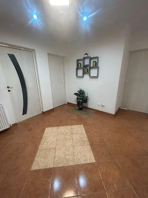 vând  apartament 3 camere ultra central - imagine 3
