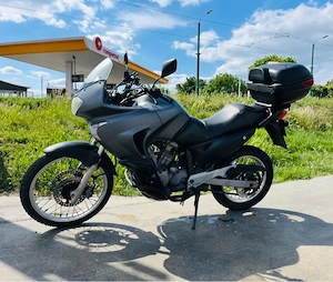 Honda Transalp 650 XLV   echipată (crashbar, topcase, cric central), fiabilă, pregătită de drum - imagine 4