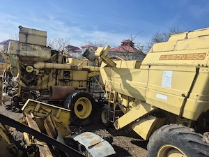 Dezmembrez combina new holland clayson 1550 - imagine 2