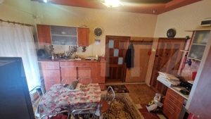 Apartament 2 camere decomandat cu 104 mp teren in acte etaj 2, Vila
