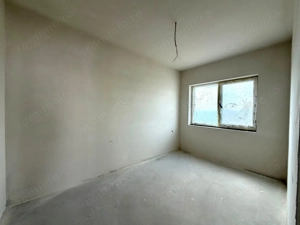 Apartament cu 3 camere -  72 mp - Etaj 1 - Giroc - imagine 3