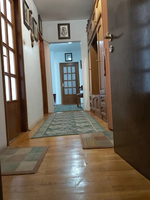 Particular vand apartament 4 camere decomandat