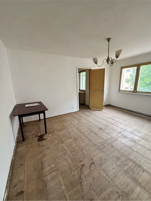 Vand apartament 2 camere - imagine 1