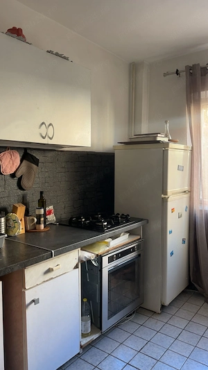 Cameră dublă spațioasă de închiriat   Sector 4   apartament modern cu 3 camere - imagine 13