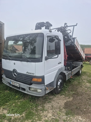 Mercedes Atego basculabil cu macara 