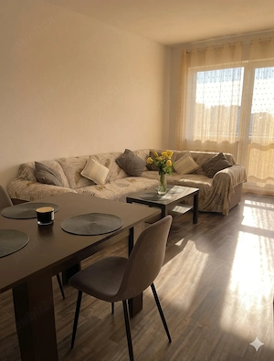 Cameră dublă spațioasă de închiriat   Sector 4   apartament modern cu 3 camere - imagine 3
