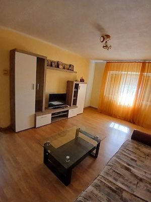 Vând apartament 2 camere - zona Ansamblul Buzăului