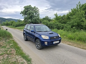Vând Toyota Rav 4 2.0 Diesel 4x4 - imagine 2