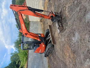 Închiriez excavator kubota 3.5t