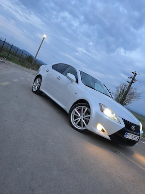 Lexus IS220D