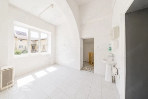 Cabinet medical, 200mp, parter+subsol-Policlinica Speciala, Boul Rosu - imagine 8