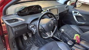 Peugeot 2008 1.2 PureTech Allure - imagine 7