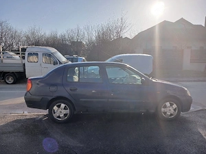 Renault Clio 2003 - 1.4 benzina - imagine 2