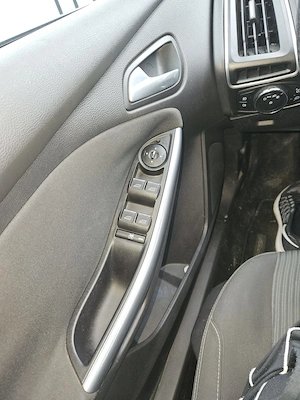 Ford Focus Mk3 Titanium | Bi-Xenon | Navigație 9" | Pornire motor din telecomandă - imagine 8