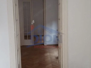 Proprietate interbelica in zona linistita, perfecta pentru investitie - imagine 4