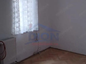 Proprietate interbelica in zona linistita, perfecta pentru investitie - imagine 9