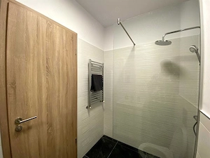 Apartament 3 camere - Exterior Vest - imagine 6