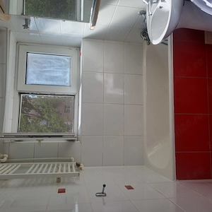 Închiriez apartament  3 camere  - imagine 6