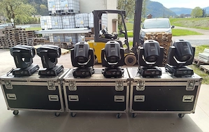 Lumini Disco Profesionale Clay Paky Alpha Wash 300 Moving Head + Flight Case DMX