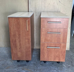 2 buc Dulap de bucatarie cu usa si sertare; Bufet; Comoda