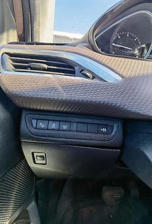 Vând Peugeot 2008 condus responsabil și întreținut corect - imagine 5