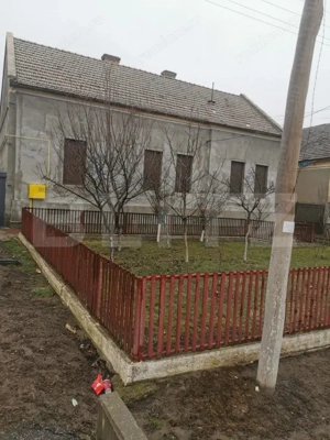 Casa de vanzare, 6 camere, 535 mp, zona Varias  - imagine 2