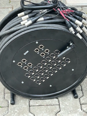 De vanzare rol  audio cu 24 de canale