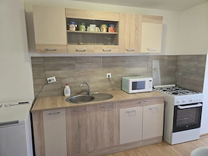 Închiriez apartament 2 camere, decomandat, zona Bazar- Orizont - imagine 5