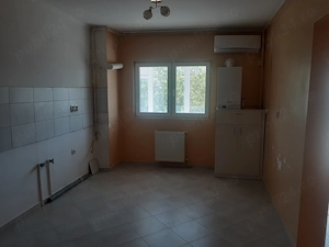 Vinzare Apartament 3 cam. cf.1 dec.,etajul 1 din 6,     - imagine 3
