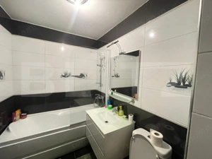 Apartament 3 camere decomandat, 72 mp, zona McDonald's - imagine 9