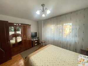 Apartament 3 camere, 78 mp, zona Pelendava  - imagine 2