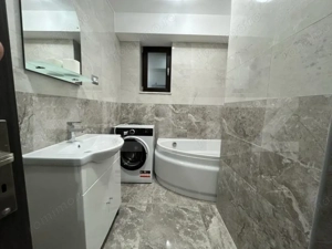 Apartament modern cu două camere, centrala si loc de parcare privat - imagine 8