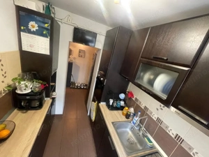Apartament cu 3 camere, etaj 3, Craiovita Noua - imagine 8