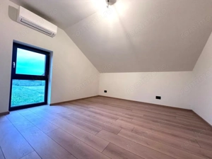 Duplex despartit prin camera tehnica- 5 dormitoare si 3 bai - Mosnita Noua - imagine 7