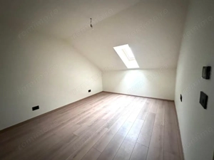 Duplex despartit prin camera tehnica- 5 dormitoare si 3 bai - Mosnita Noua - imagine 9