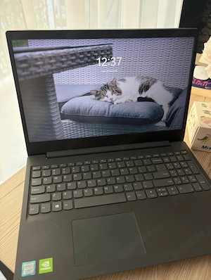 Lenovo V15 i7 Gen 8, 12GB RAM, stocare 320 GB - stare bună