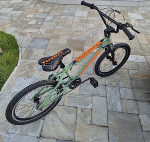 Vand bicicleta BMX ptr copii