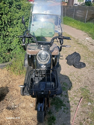 vind tricicleta 3locuri noua  circulat trei luni