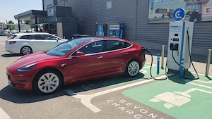 Vand Tesla Model 3 an 2020 - imagine 2