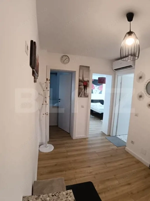 Apartament 2 camere, 58 mp, etaj 3, centrala si AC, zona 1 Mai  - imagine 9