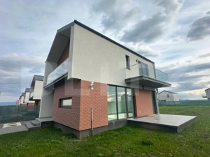 Casa noua cu design modern | 90 mp utili | Gradina 680 mp  - imagine 12