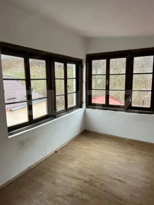 De vanzare, casa in Schei - imagine 4