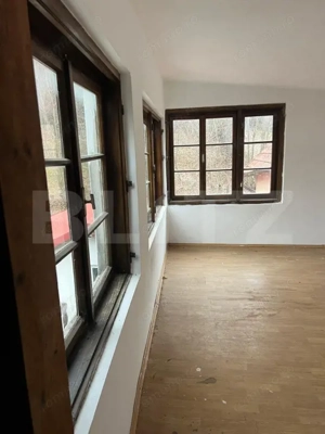 De vanzare, casa in Schei