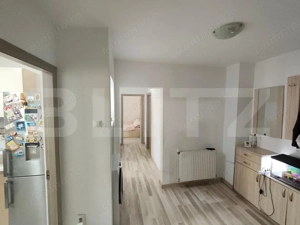 Apartament 3 camere, etaj 7/9 cu lift, 70 mp, zona Micro 6  - imagine 9