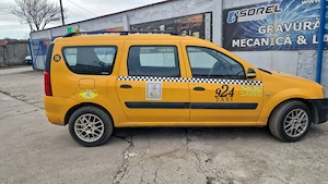 Vând Dacia Logan 1,6 benzină + gpl ,stare bună complet echipată taxi +  cesiune autorizație taxi 