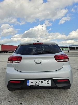 Vând Kia Rio 1.0 T-GDI 7DCT Urban MY22 - imagine 4