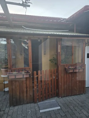 Vind casa cu doua apartamente cu intrare separata. - imagine 12