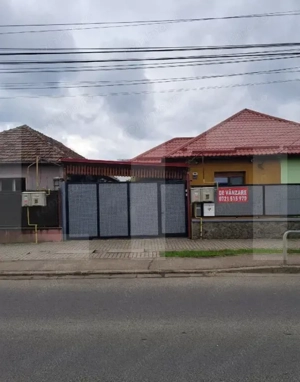 Vind casa cu doua apartamente cu intrare separata. - imagine 9