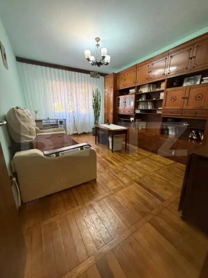 Apartament 3 camere decomandat, etaj intermediar, luminos, parcare, boxa